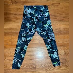 Old Navy Active Powersoft High-Rise Maternity Go Dry Floral Leggings